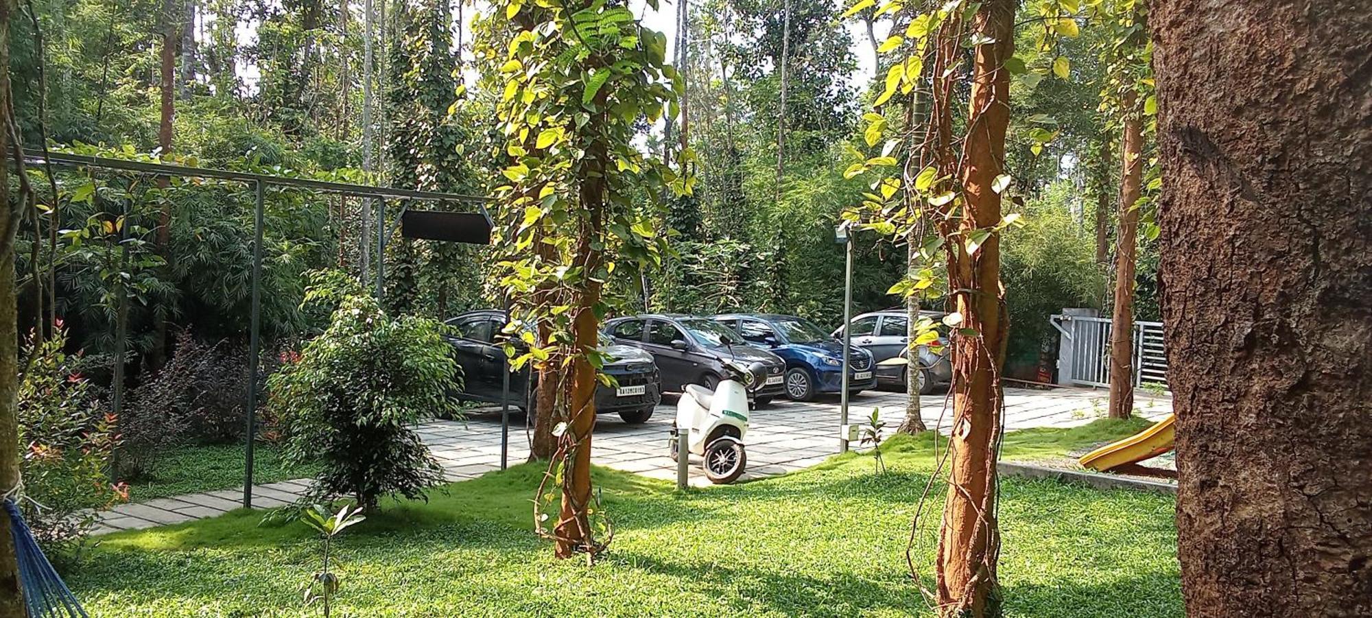 Le Vista Resort Sultan Bathery Exterior photo