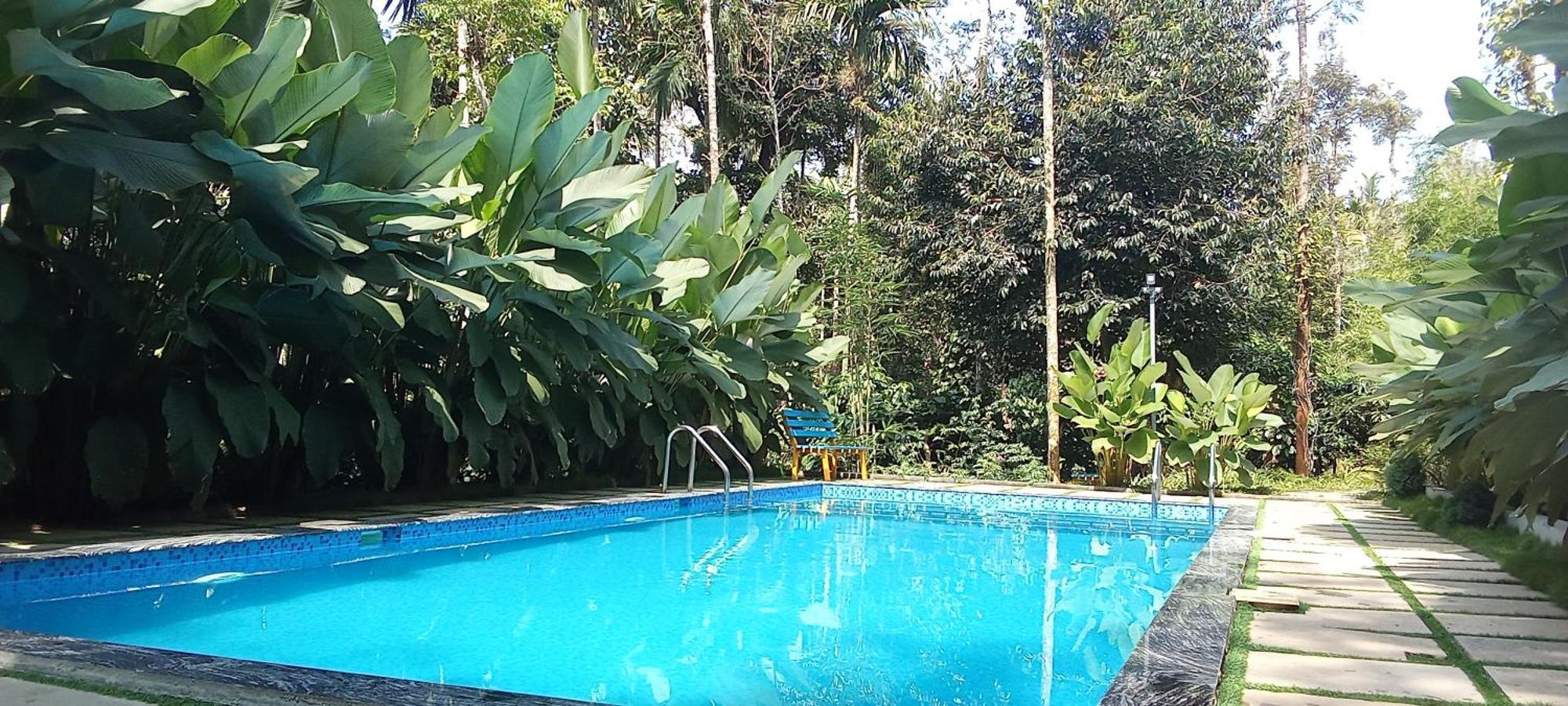 Le Vista Resort Sultan Bathery Exterior photo
